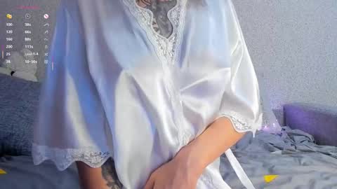 Ariana online show from 09-16-25, 01:06