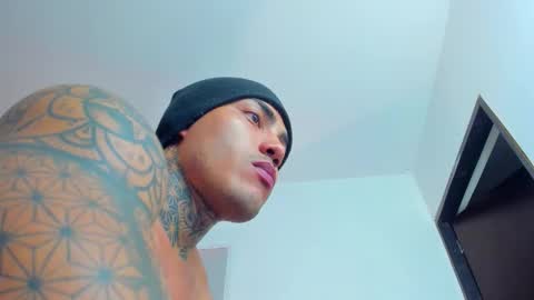 Snapshot of sergio__ferrer chatting on 10-22-25, 05:19 SERGIO FERRER online show from 10-22-25, 05:19