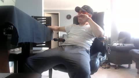 Snapshot of serioyhetero19 chatting on 01-06-25, 03:40 hetero serio discreto online show from 01-06-25, 03:40