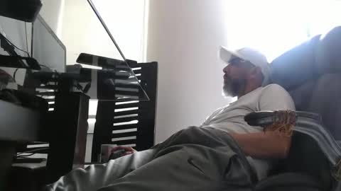 Snapshot of serioyhetero19 chatting on 10-16-25, 06:31 hetero serio discreto online show from 10-16-25, 06:31