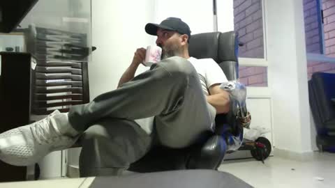 hetero serio discreto online show from 03-16-26, 11:09