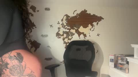 Snapshot of servegoddesszara chatting on 11-12-25, 12:33 servegoddesszara online show from 11-12-25, 12:33