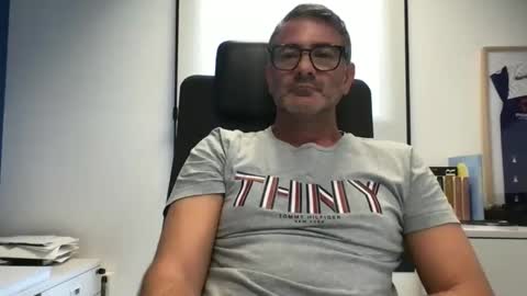 Snapshot of sesamechris92 chatting on 09-15-25, 04:29 sesamechris92 online show from 09-15-25, 04:29