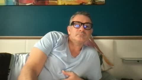 Snapshot of sesamechris92 chatting on 12-14-25, 02:00 sesamechris92 online show from 12-14-25, 02:00