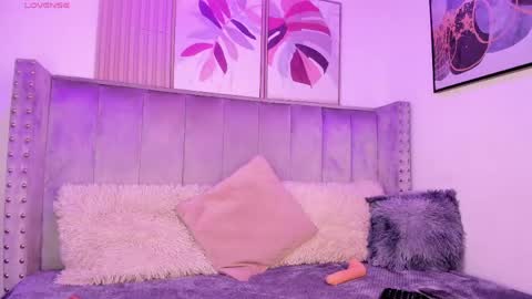 Danna  online show from 04-28-26, 03:11