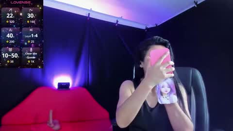 Snapshot of sesymilf chatting on 10-01-25, 02:39 LUCERO online show from 10-01-25, 02:39