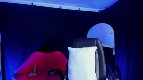 Snapshot of sesymilf chatting on 10-14-25, 03:40 LUCERO online show from 10-14-25, 03:40