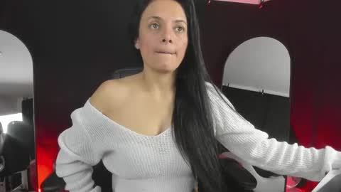 Snapshot of sesymilf chatting on 10-28-25, 03:10 LUCERO online show from 10-28-25, 03:10