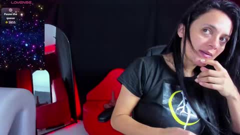 Snapshot of sesymilf chatting on 11-05-25, 04:01 LUCERO online show from 11-05-25, 04:01