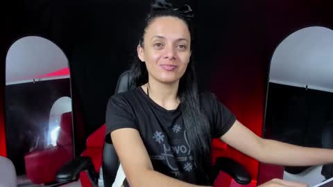 Snapshot of sesymilf chatting on 11-07-25, 03:39 LUCERO online show from 11-07-25, 03:39