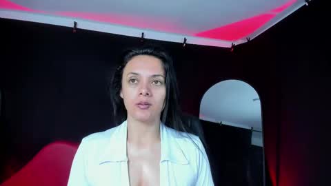 Snapshot of sesymilf chatting on 11-18-25, 03:56 LUCERO online show from 11-18-25, 03:56