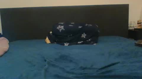 Snapshot of seth36272430 chatting on 12-19-25, 01:40 seth36272430 online show from 12-19-25, 01:40