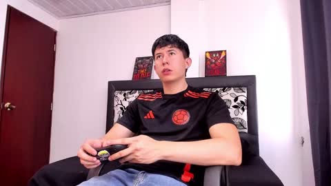 Snapshot of setsuna_10 chatting on 12-14-24, 08:29 david  online show from 12-14-24, 08:29