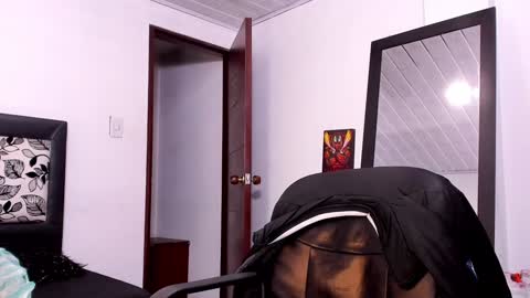 Snapshot of setsuna_10 chatting on 12-31-24, 12:00 david  online show from 12-31-24, 12:00