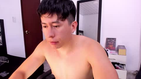 Snapshot of setsuna_10 chatting on 01-15-25, 12:30 david  online show from 01-15-25, 12:30