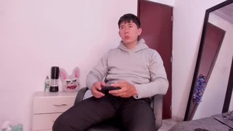 Snapshot of setsuna_10 chatting on 09-18-25, 09:28 david  online show from 09-18-25, 09:28