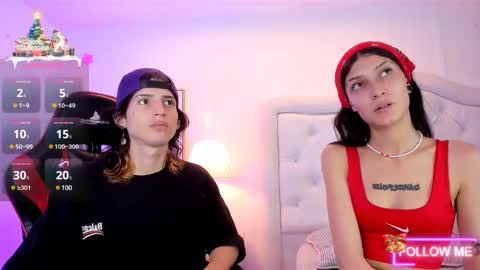 Snapshot of sett_and_gwen chatting on 12-12-24, 08:43 sett_and_gwen online show from 12-12-24, 08:43