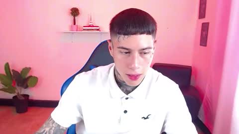 Snapshot of setthomas chatting on 10-16-25, 02:51 Thomas online show from 10-16-25, 02:51