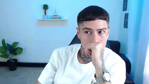 Snapshot of setthomas chatting on 10-17-25, 03:03 Thomas online show from 10-17-25, 03:03