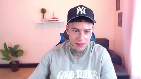 Snapshot of setthomas chatting on 10-30-25, 03:46 Thomas online show from 10-30-25, 03:46