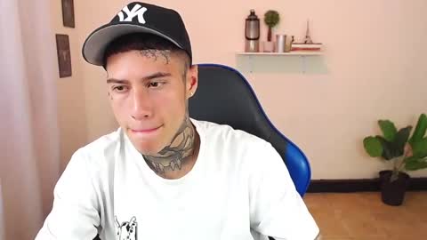 Snapshot of setthomas chatting on 12-15-25, 10:03 Thomas online show from 12-15-25, 10:03