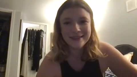 Snapshot of seturselfonfyre chatting on 10-28-25, 09:39 seturselfonfyre online show from 10-28-25, 09:39