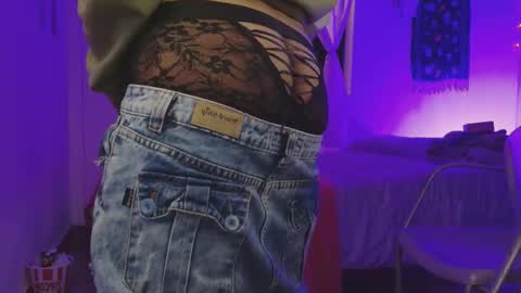 Snapshot of seven7xis chatting on 10-19-25, 05:41 Alexis online show from 10-19-25, 05:41