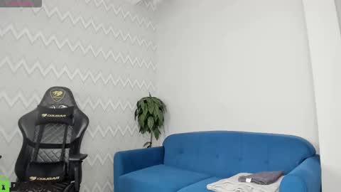 Snapshot of sex_puma chatting on 11-21-25, 06:06 sex_puma online show from 11-21-25, 06:06