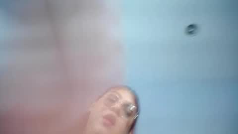 Snapshot of sex_y_lady69 chatting on 05-27-26, 04:15 Nia Soto online show from 05-27-26, 04:15