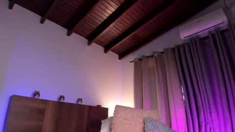 Snapshot of sexicanela99 chatting on 02-26-25, 04:35 ... Camila ... online show from 02-26-25, 04:35