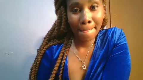 Maggie online show from 02-12-25, 06:09