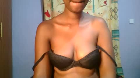 Snapshot of sexie_love chatting on 10-27-25, 04:55 Nancy online show from 10-27-25, 04:55