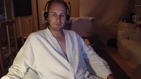 Snapshot of sexlobo1 chatting on 01-24-25, 04:48 Sexlobo online show from 01-24-25, 04:48