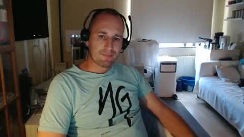 Snapshot of sexlobo1 chatting on 09-15-25, 03:01 Sexlobo online show from 09-15-25, 03:01