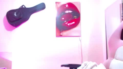 Snapshot of sexmilkdirty chatting on 12-13-24, 09:41 sexmilkdirty online show from 12-13-24, 09:41