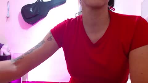 Snapshot of sexmilkdirty chatting on 12-18-24, 12:54 sexmilkdirty online show from 12-18-24, 12:54