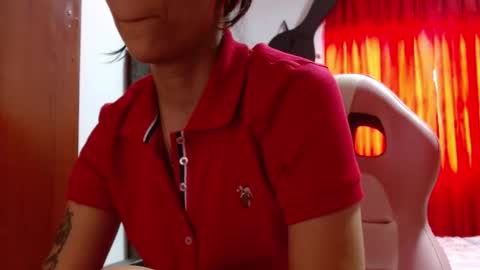 Snapshot of sexmilkdirty chatting on 10-19-25, 08:42 sexmilkdirty online show from 10-19-25, 08:42