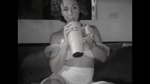 Snapshot of sexnchocolate chatting on 09-10-25, 09:48 Trixy Rose online show from 09-10-25, 09:48