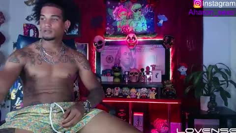Snapshot of sexo_aharon chatting on 03-29-26, 02:00 Aharon ravelo online show from 03-29-26, 02:00