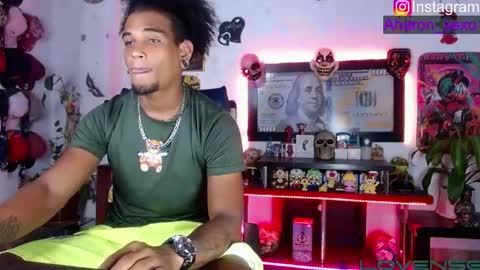 Snapshot of sexo_aharon chatting on 05-27-26, 05:15 Aharon ravelo online show from 05-27-26, 05:15