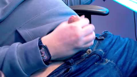 Snapshot of sexonme1982 chatting on 02-22-25, 10:42 Masturbateforyou online show from 02-22-25, 10:42