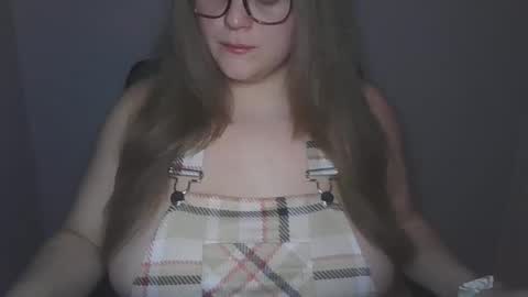 Snapshot of sexoutsouth1993 chatting on 10-26-25, 05:46 sexoutsouth1993 online show from 10-26-25, 05:46