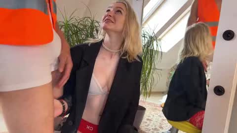 NIKKI KATE LIZA AND BOYS online show from 05-12-26, 02:03