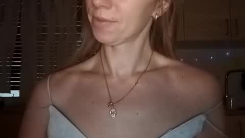 Snapshot of sexualangel chatting on 12-18-25, 07:25 Verona online show from 12-18-25, 07:25