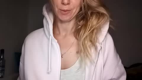 Snapshot of sexualangel chatting on 02-25-26, 08:24 Verona online show from 02-25-26, 08:24