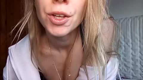 Snapshot of sexualangel chatting on 03-05-26, 07:26 Verona online show from 03-05-26, 07:26