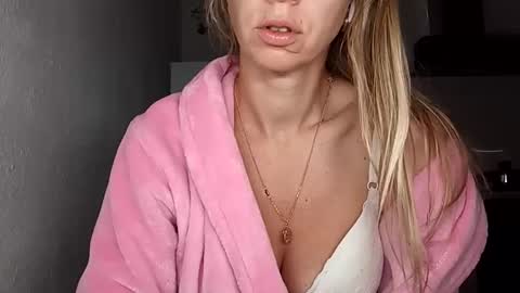 Verona online show from 04-27-26, 03:15