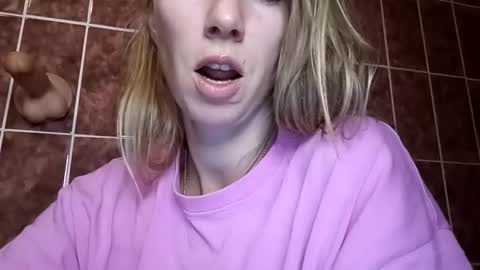 Snapshot of sexualangel chatting on 05-02-26, 05:23 Verona online show from 05-02-26, 05:23