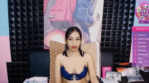 Snapshot of sexualindianx chatting on 10-23-25, 07:01 claudelle online show from 10-23-25, 07:01