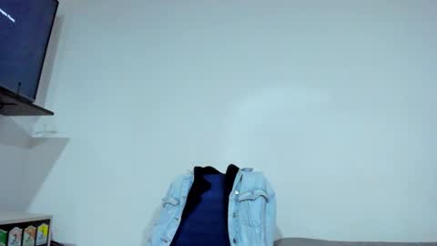 Snapshot of sexx_hunters chatting on 11-22-25, 01:15 Jax and Lu online show from 11-22-25, 01:15